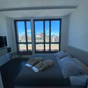 Appartement Number House - Number 11, Milan