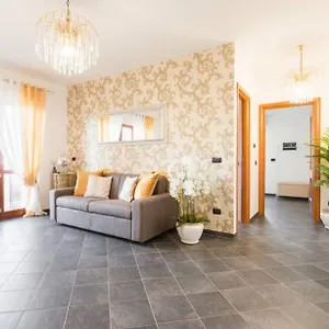  Apartment Giramondo Gold Airport Italy