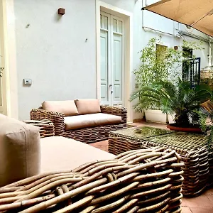 Cortile Nobile Luxury Appartamento Aeroporto di Catania Fontana Rossa