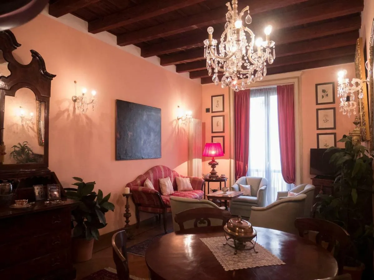 Appartement Broletto 26 à Milan